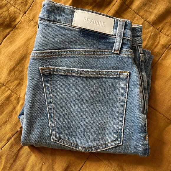 Re/Done 90’s High Rise Ankle Crop destroyed Knees Jeans in Dusk - Picture 5 of 7